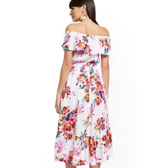 ✨HP✨NWT Off-The-Shoulder Hi-Lo floral Maxi Dress - Picture 2 of 4